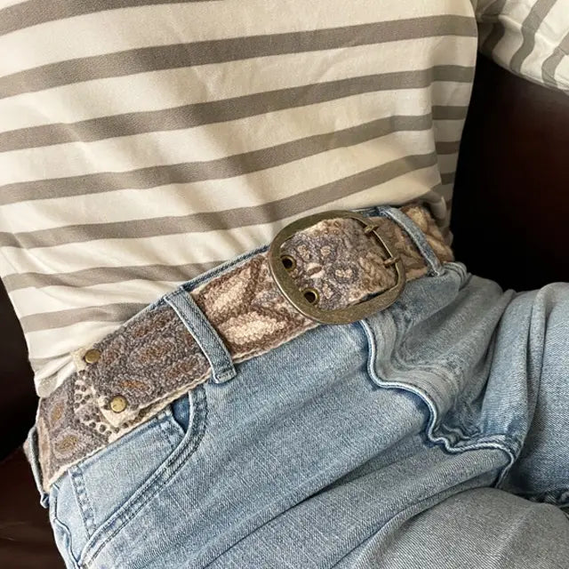 JENNY KRAUSS MONOCHROMATIC EMBROIDERED BELT