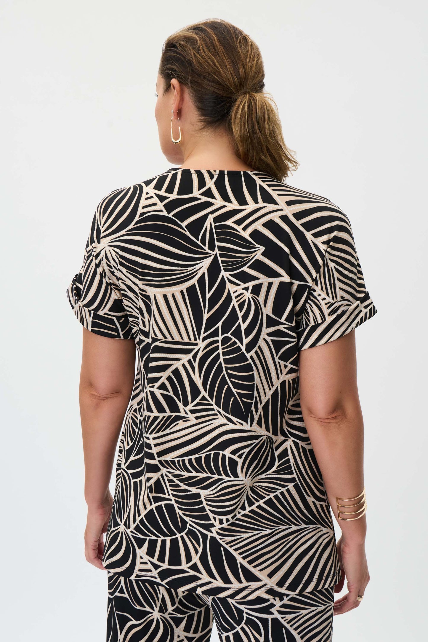 JOSEPH RIBKOFF FOILED TROPICAL PRINT TOP
