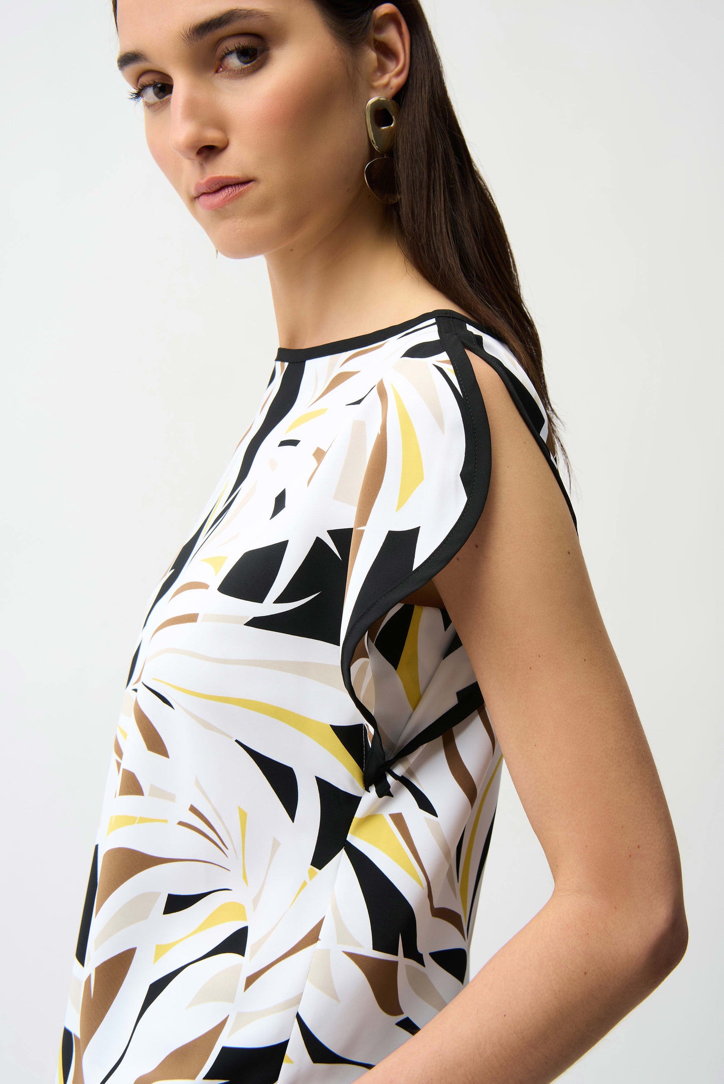 JOSEPH RIBKOFF RECYCLED WOVEN TROPICAL PRINT BOXY TOP