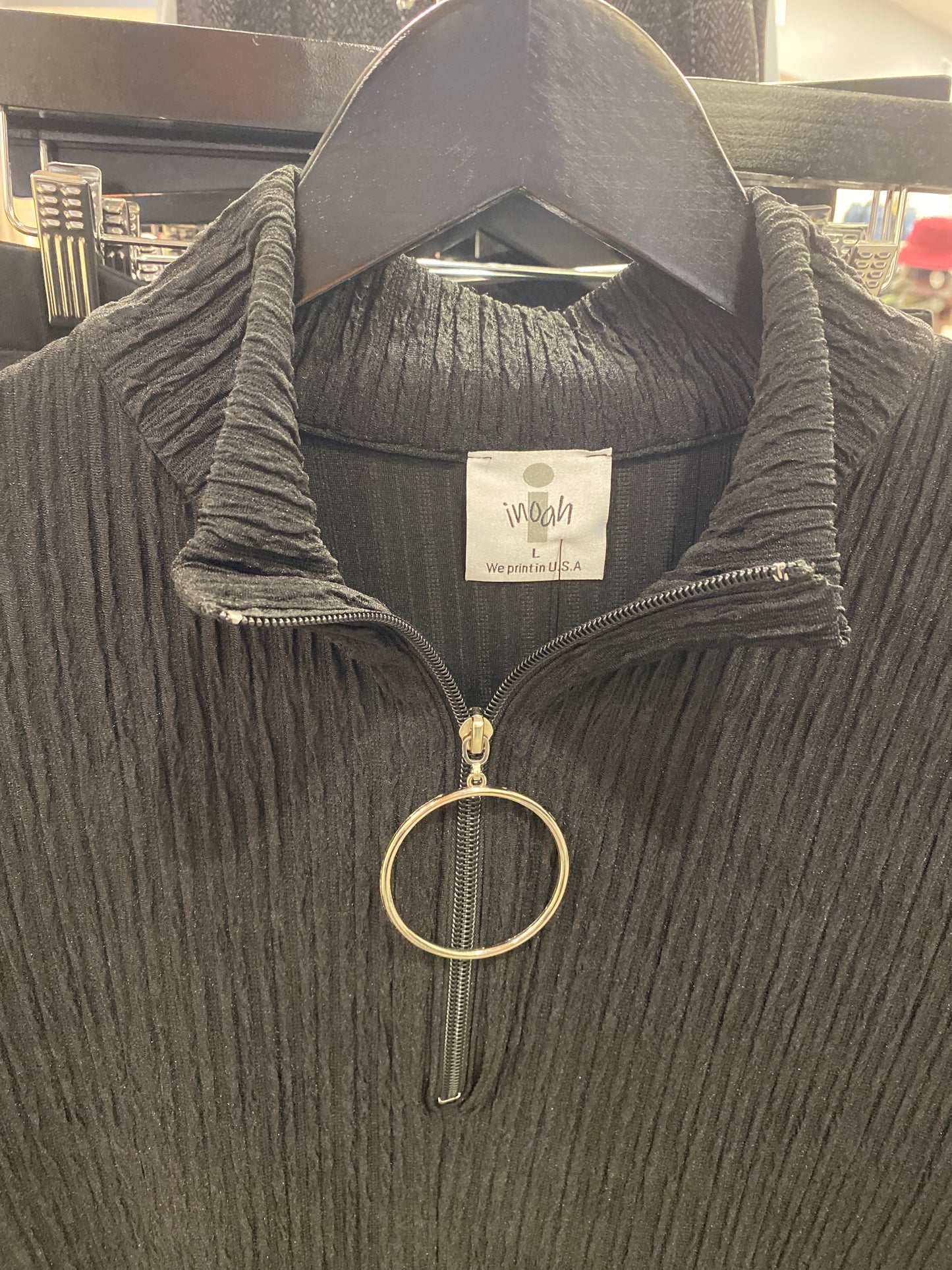 INOAH CIRCLE ZIP TOP
