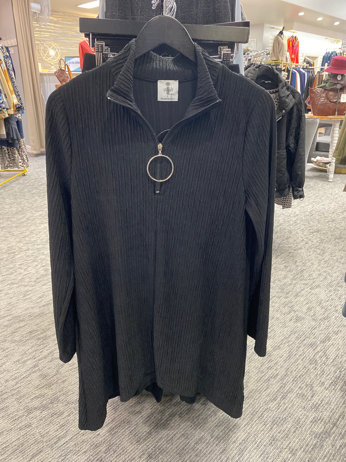 INOAH CIRCLE ZIP TOP