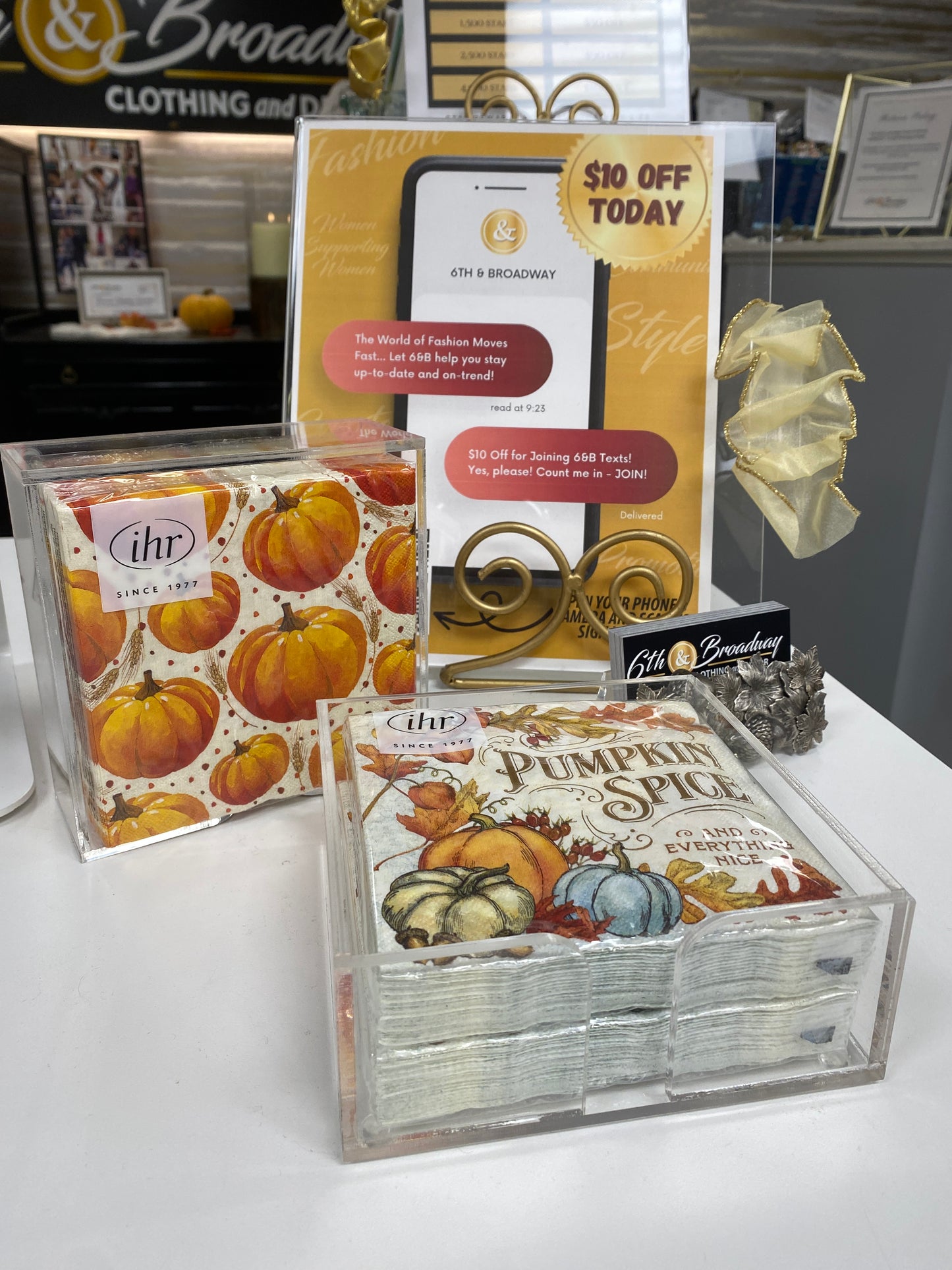 PUMPKIN SPICE FLOURISH COCKTAIL NAPKINS