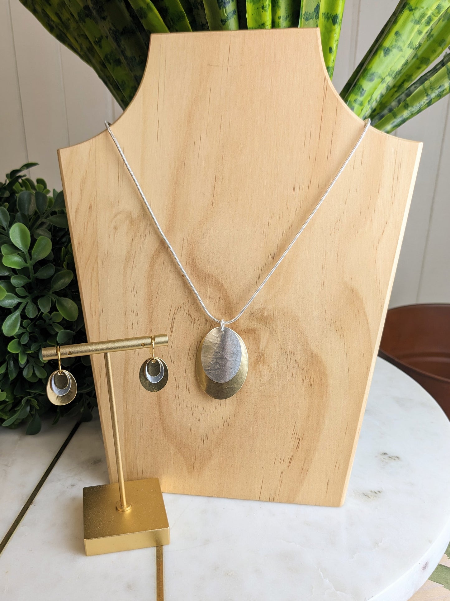 MARJORIE BAER GOLD AND SILVER OVALS NECKLACE