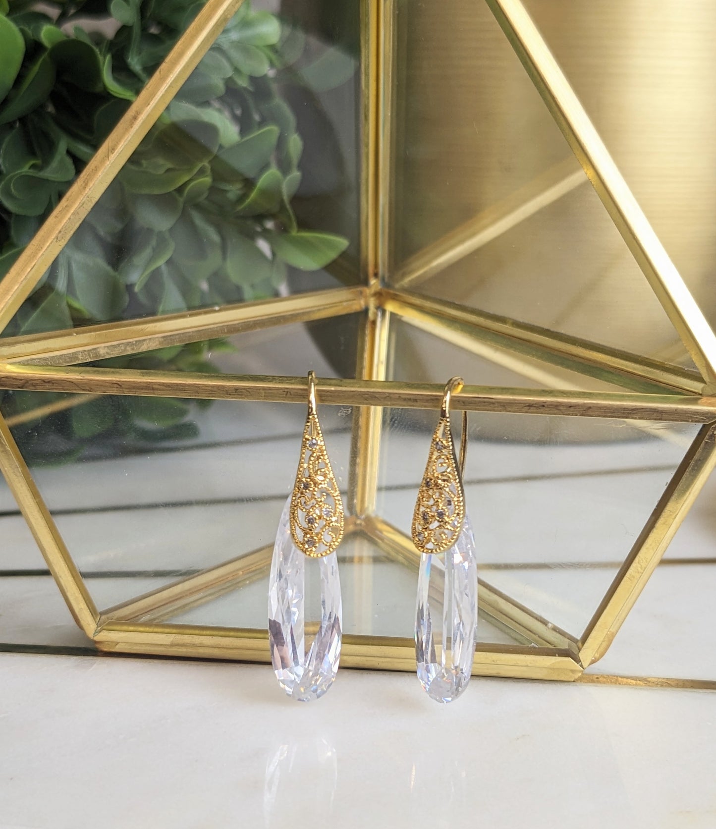 2" CRYSTAL & GOLD TEARDROP