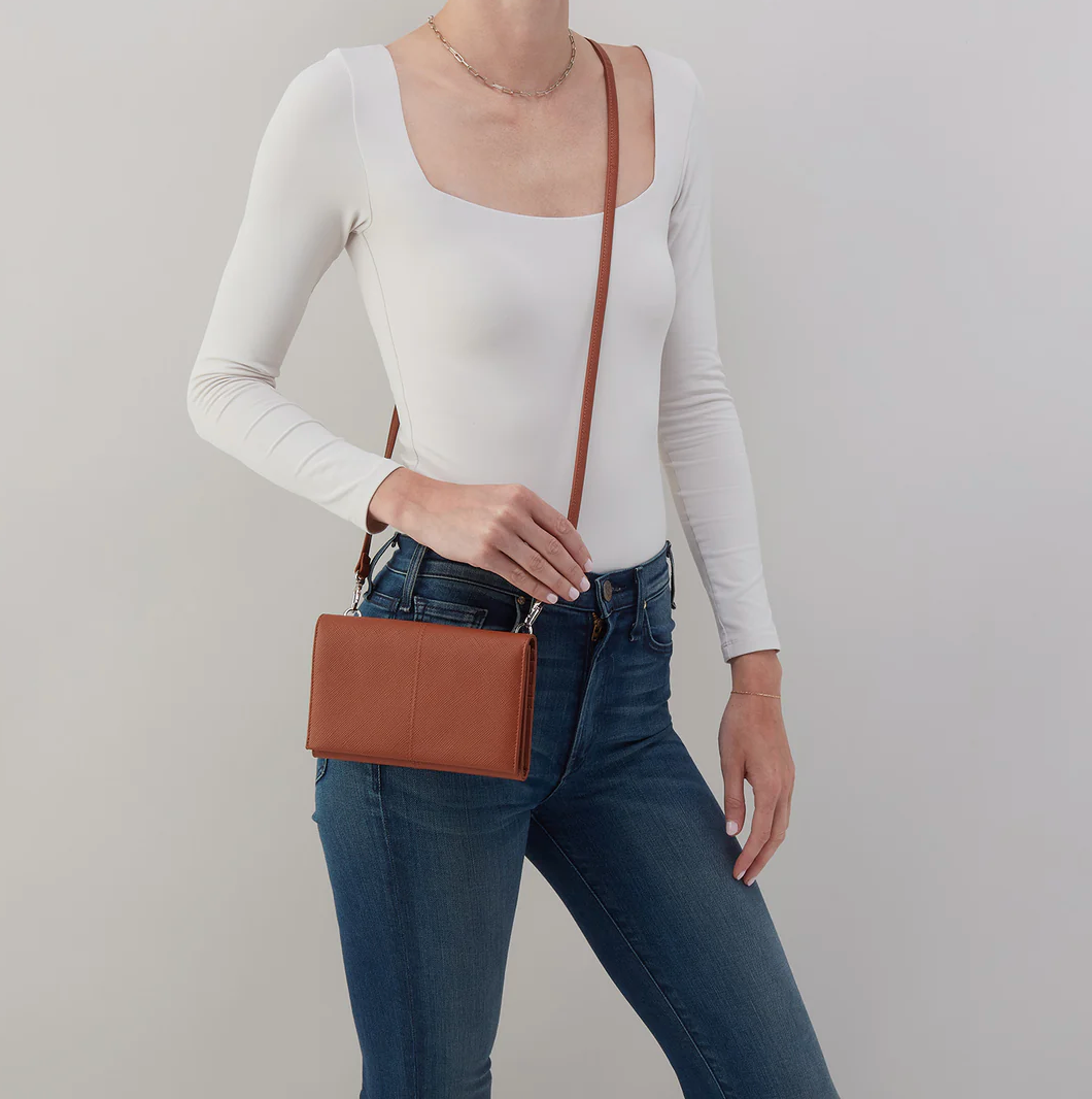 HOBO ESSENTIAL WALLET CROSSBODY