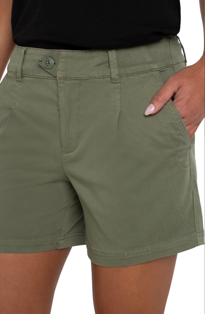 LIVERPOOL PLEATED TROUSER SHORT - 5" INSEAM