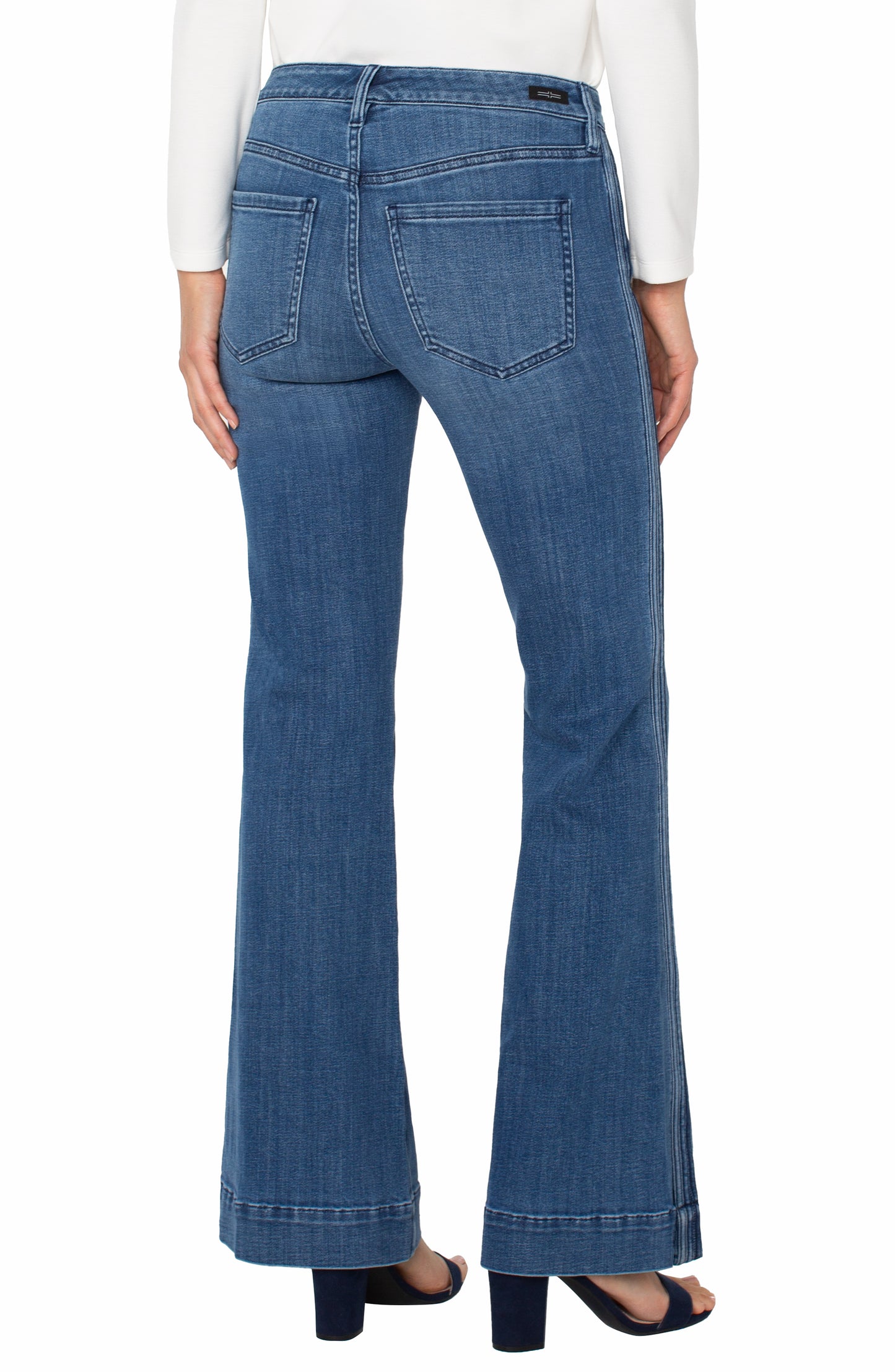 LIVERPOOL HANNAH CROP FLARE WITH SELF TRIM 32" INSEAM