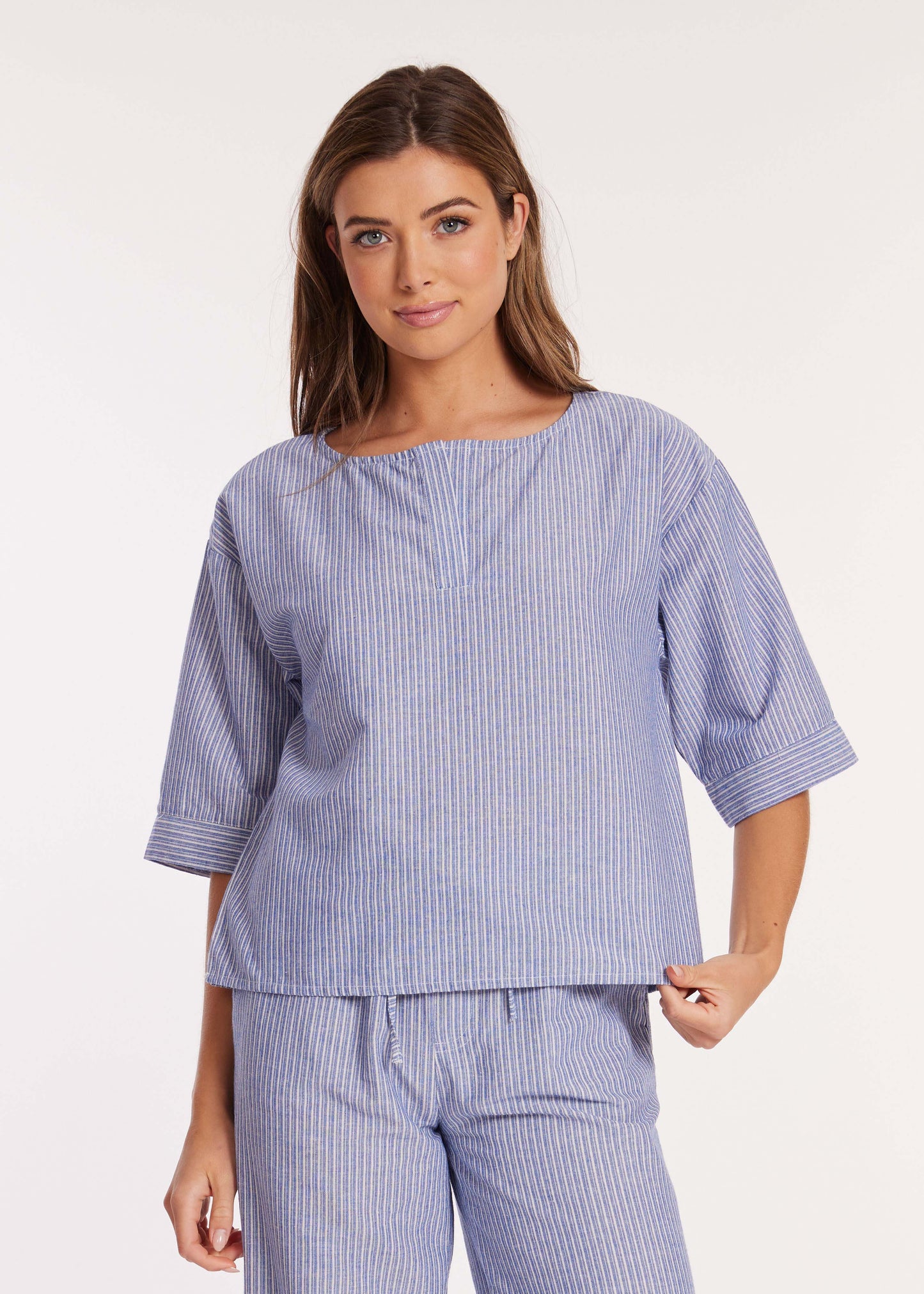 ELBOW SLEEVE SPLIT HIGH NECK TOP