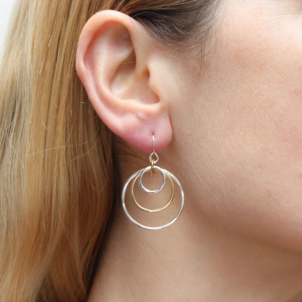 Medium Airy Rings Wire Earrings