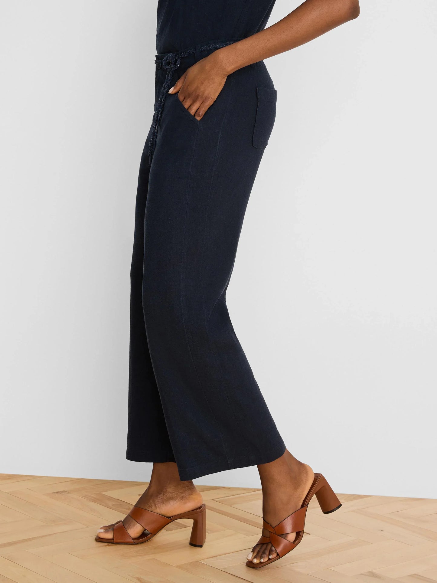 NIC+ZOE Eliot Wide Leg Rumba Linen Belted Crop Pant