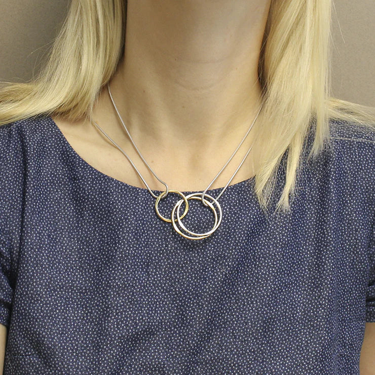 MARJORIE BAER INTERLOCKING HAMMERED RINGS NECKLACE
