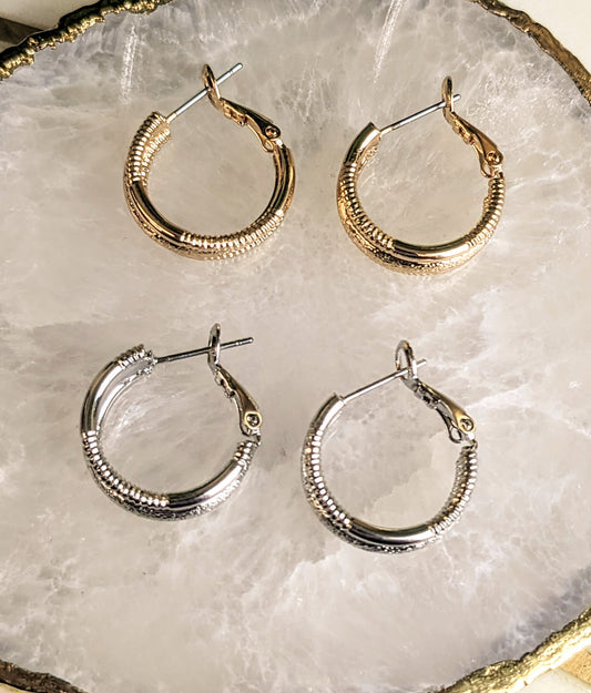 SMALL TEXTURED HOOP EARRINGS GOLD OR SILVER