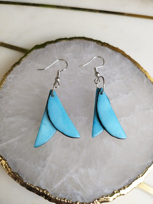 TAGUA 2-FRAGMENT LUA EARRINGS