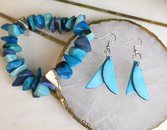 TAGUA 2-FRAGMENT LUA EARRINGS