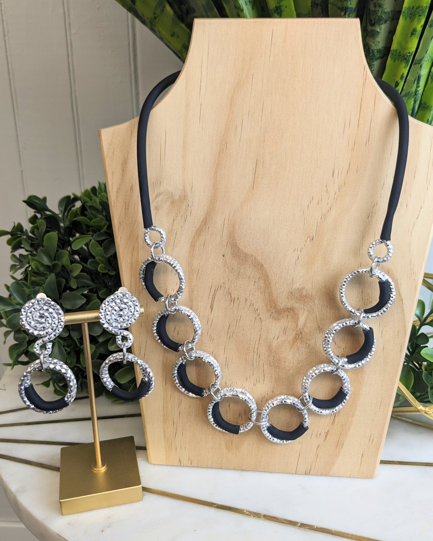 SILVER RINGS NECKLACE