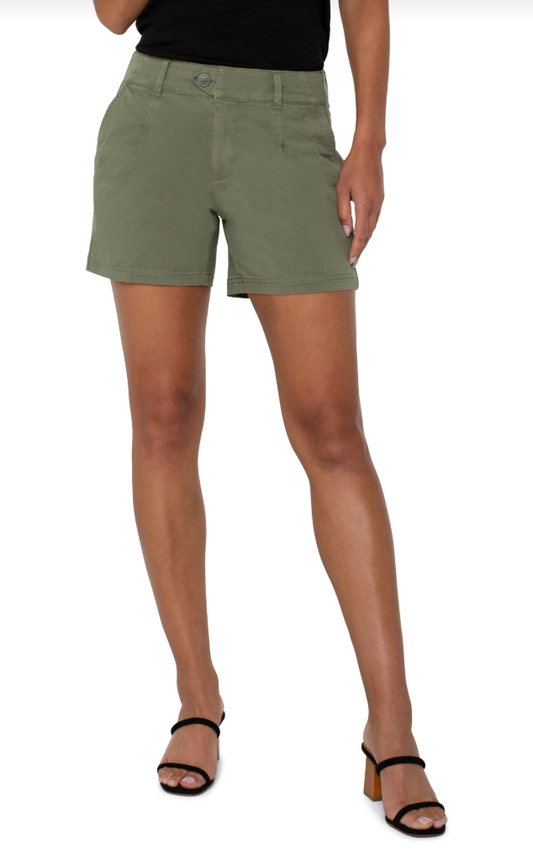 LIVERPOOL PLEATED TROUSER SHORT - 5" INSEAM