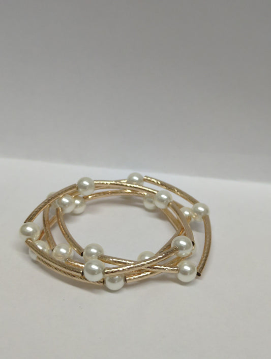 Meghan Browne Jom Bracelet Gold and Pearl