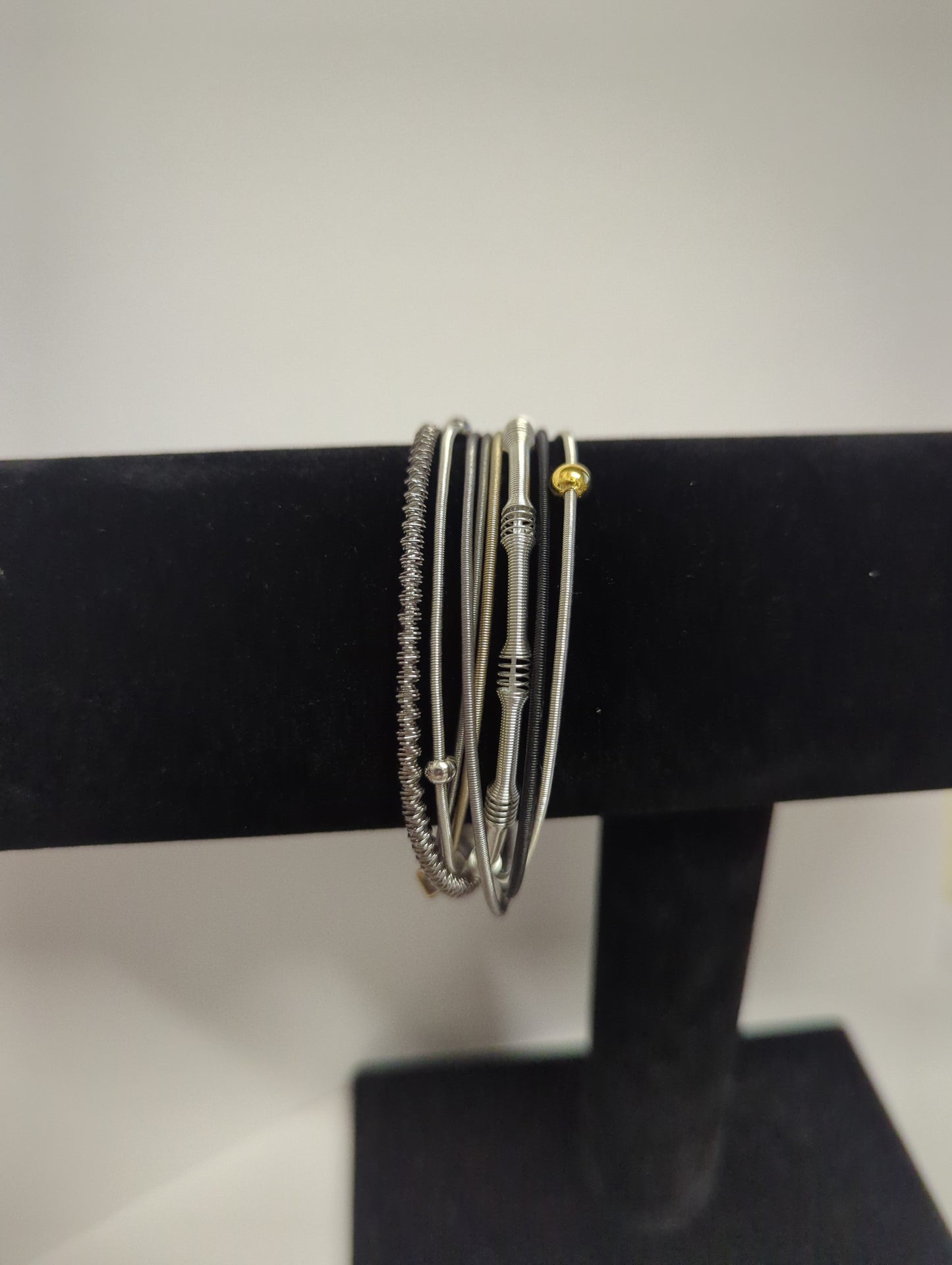 SEA LILY MULTI STRAND PIANO WIRE MAGNETIC BRACELET