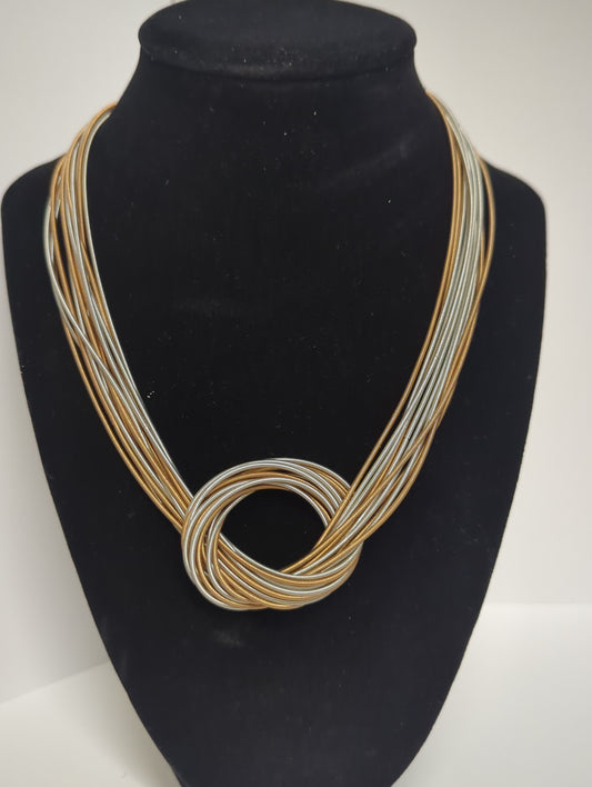 SEA LILY CHAMPAGNE/ SILVER LARGE KNOT NECKLACE