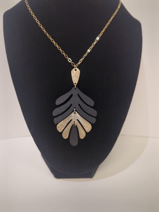 MEGHAN BROWNE FULTA BLACK NECKLACE