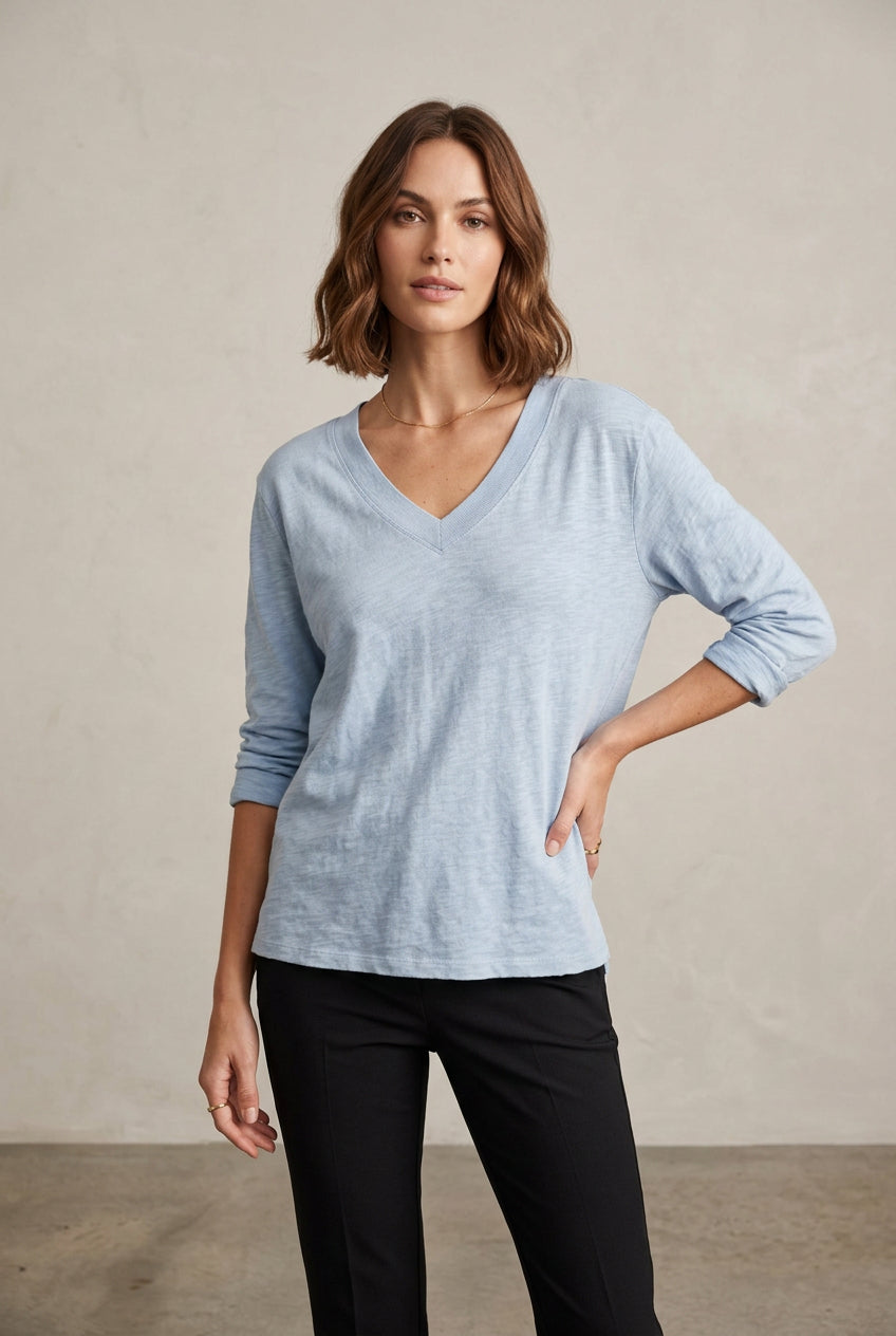 Mododoc 3/4 Sleeve Wide V-Neck Boxy Tee