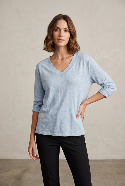 Mododoc 3/4 Sleeve Wide V-Neck Boxy Tee