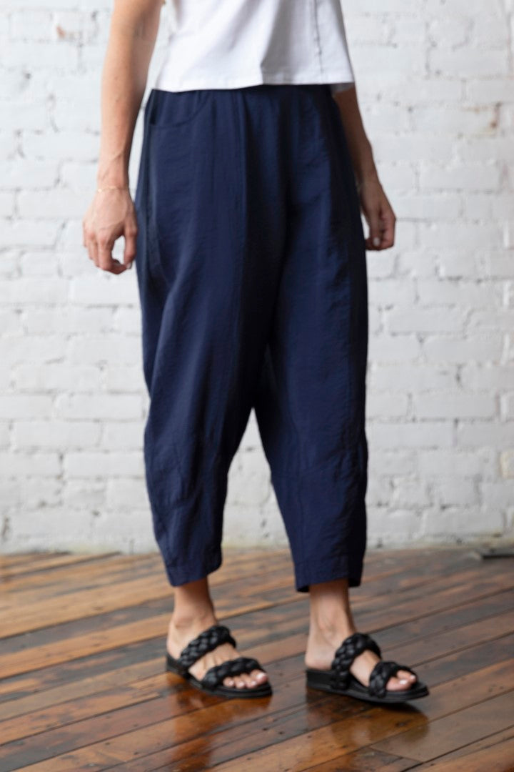 OLIVIA RAYON CRINKLE SOLID SEAMED LANTERN PANT