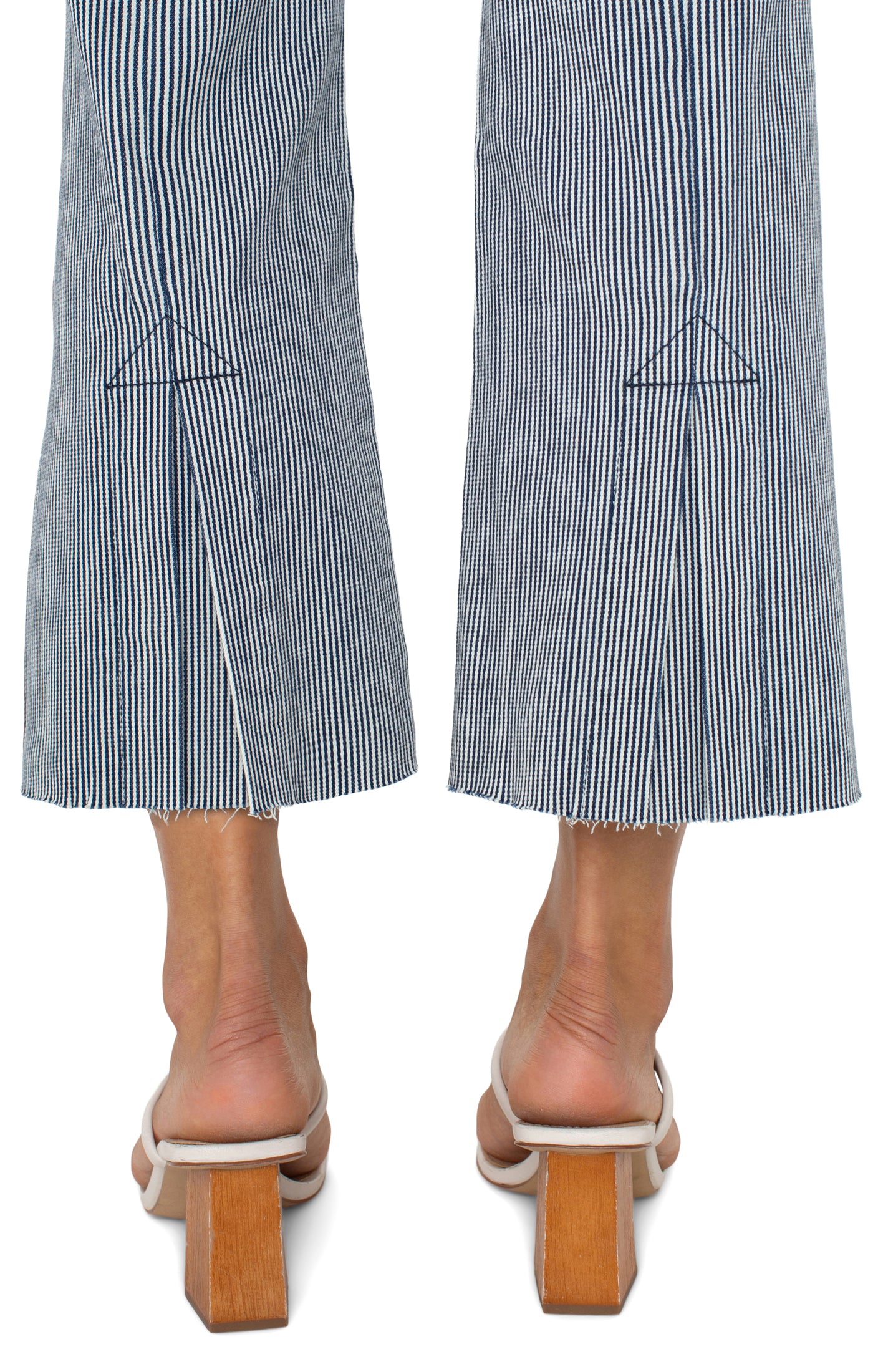 LIVERPOOL GIA CROP FLARE WITH BACK PLEAT 25.5" INSEAM