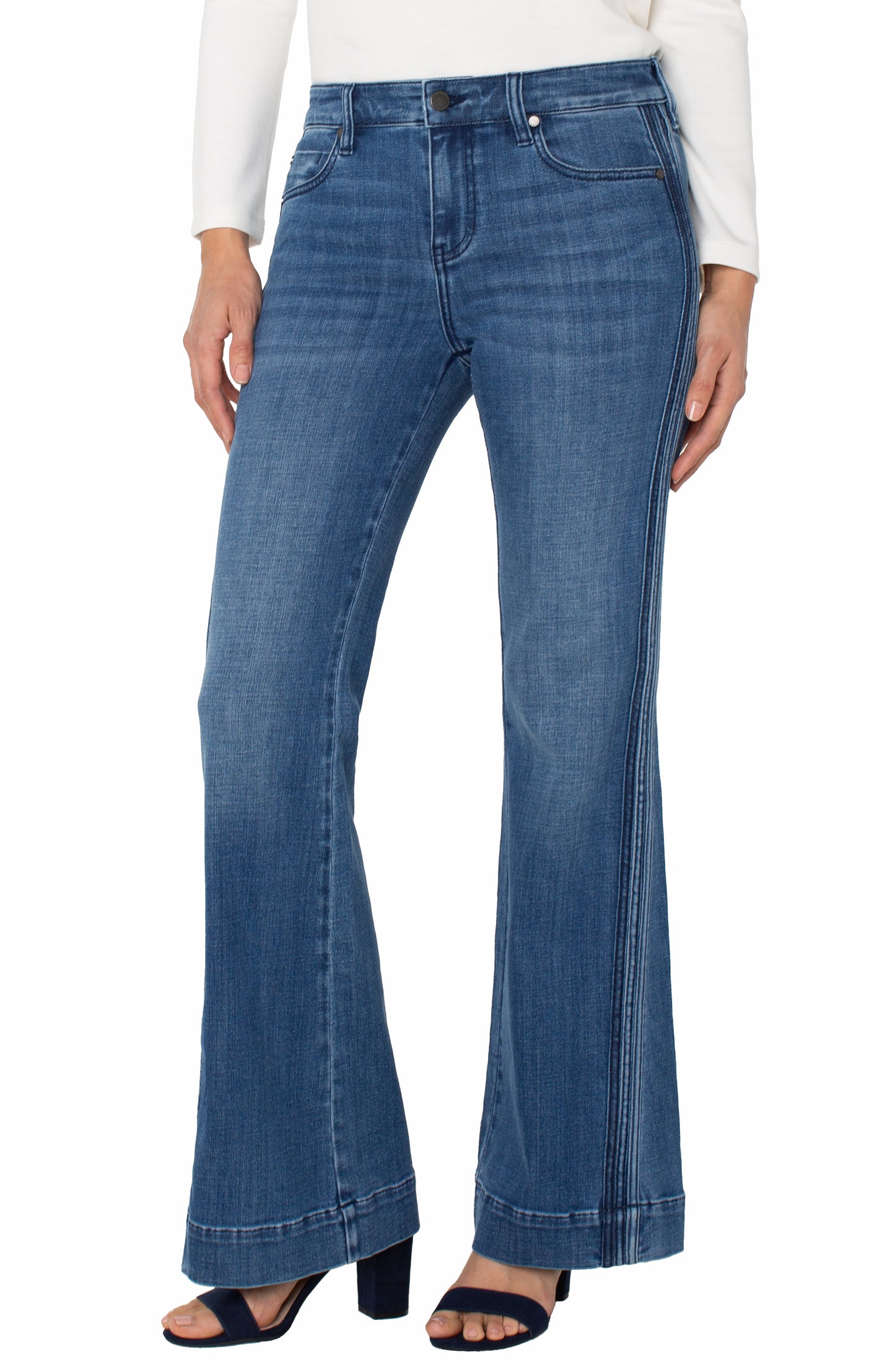 LIVERPOOL HANNAH CROP FLARE WITH SELF TRIM 32" INSEAM