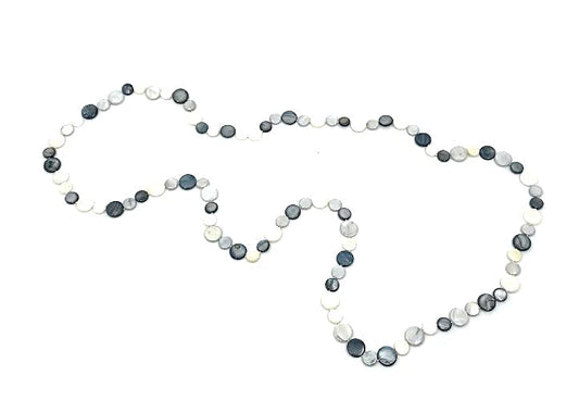 SEA LILY SINGLE STRAND MOTHER-OF-PEARL NECKLACE BLACK AND WHITE