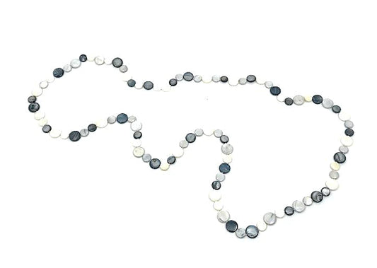 SEA LILY BLACK AND WHITE SINGLE STRAND MOTHER-OF-PEARL NECKLACE