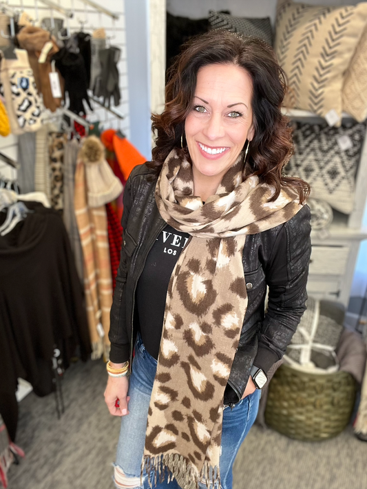 LARGE LEOPARD PRINT SCARF