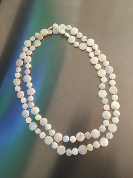 SEA LILY WHITE MOTHER-OF-PEARL NECKLACE