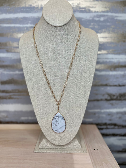 FIN HOWLITE NECKLACE